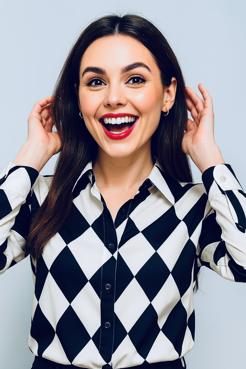 DIAMOND DISTRICT BALCK & WHITE LONG SLEEVE BLOUSE