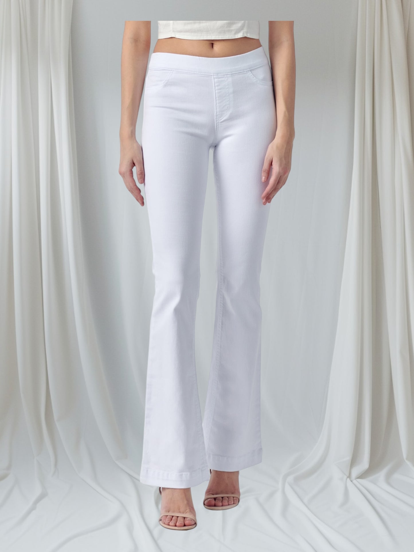 MID RISE PULL ON FLARE ULTRA STRETCHY DENIM JEGGING JEANS