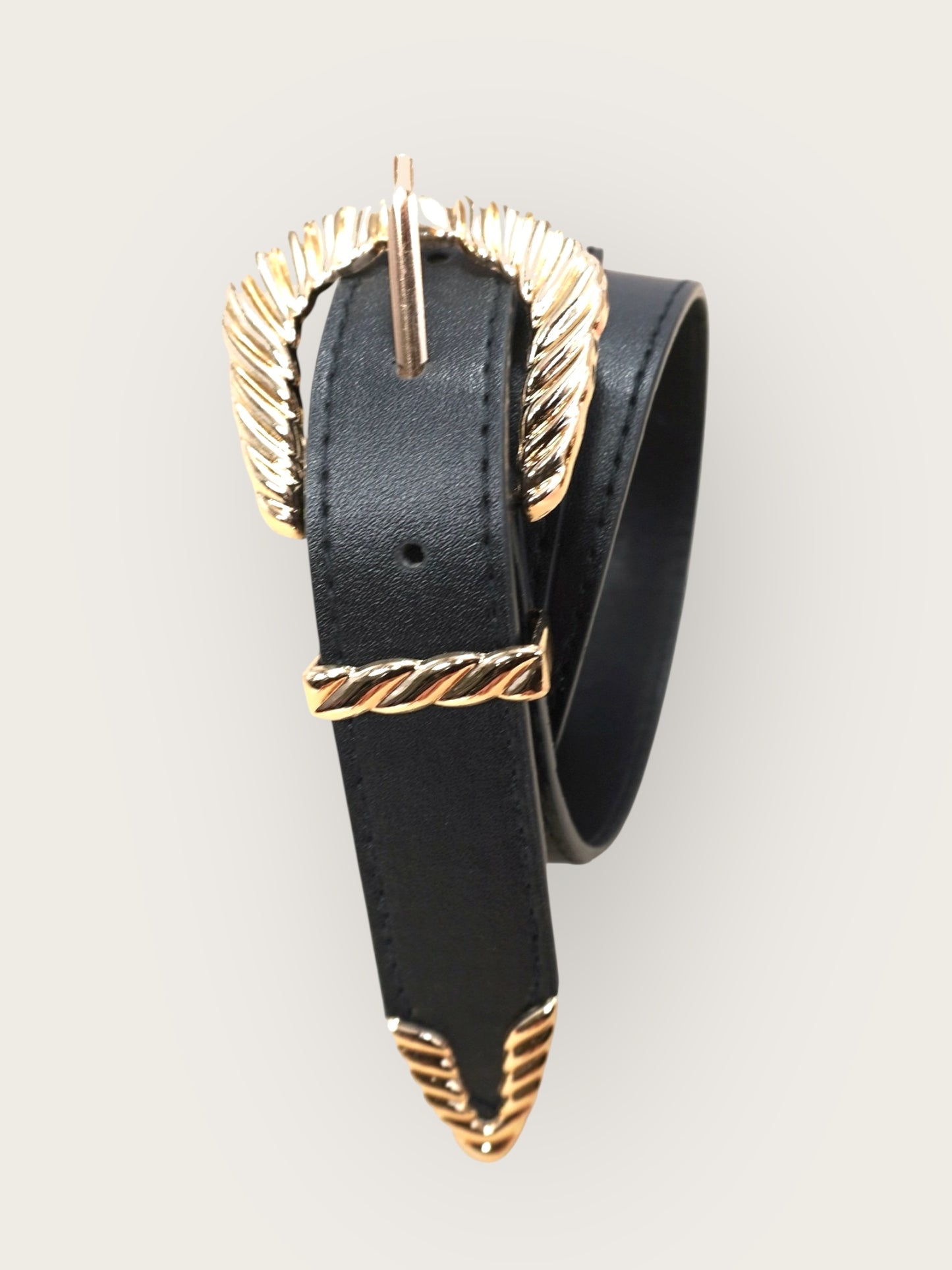 The Modern Western Carved Buckle Faux Leather Belt