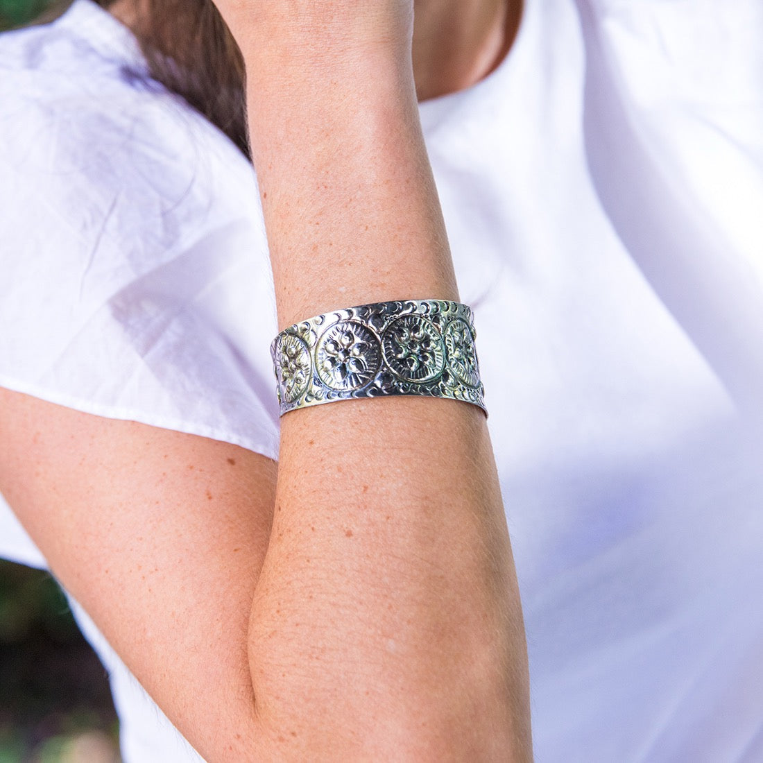 Handmade Flower Kashi bracelet – antique silver-tone