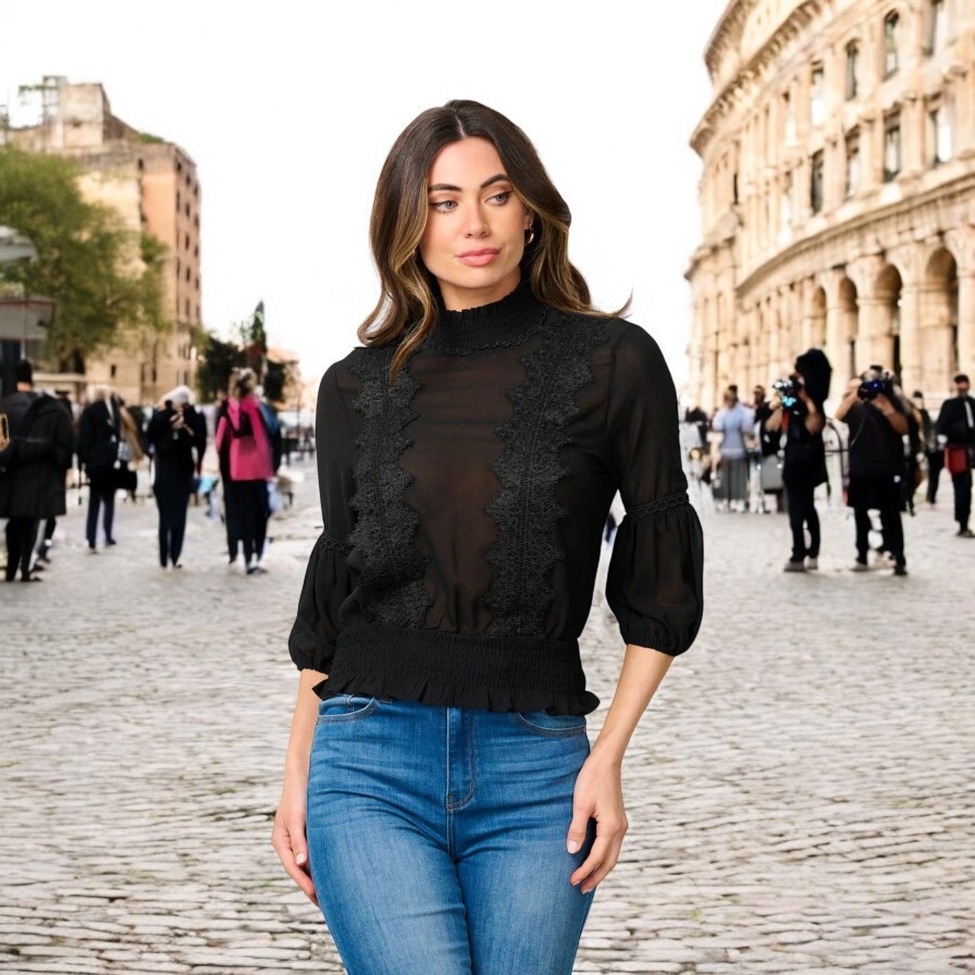 THE LACE COUTURE COLLECTION TURTLE NECK DETAILED TOP