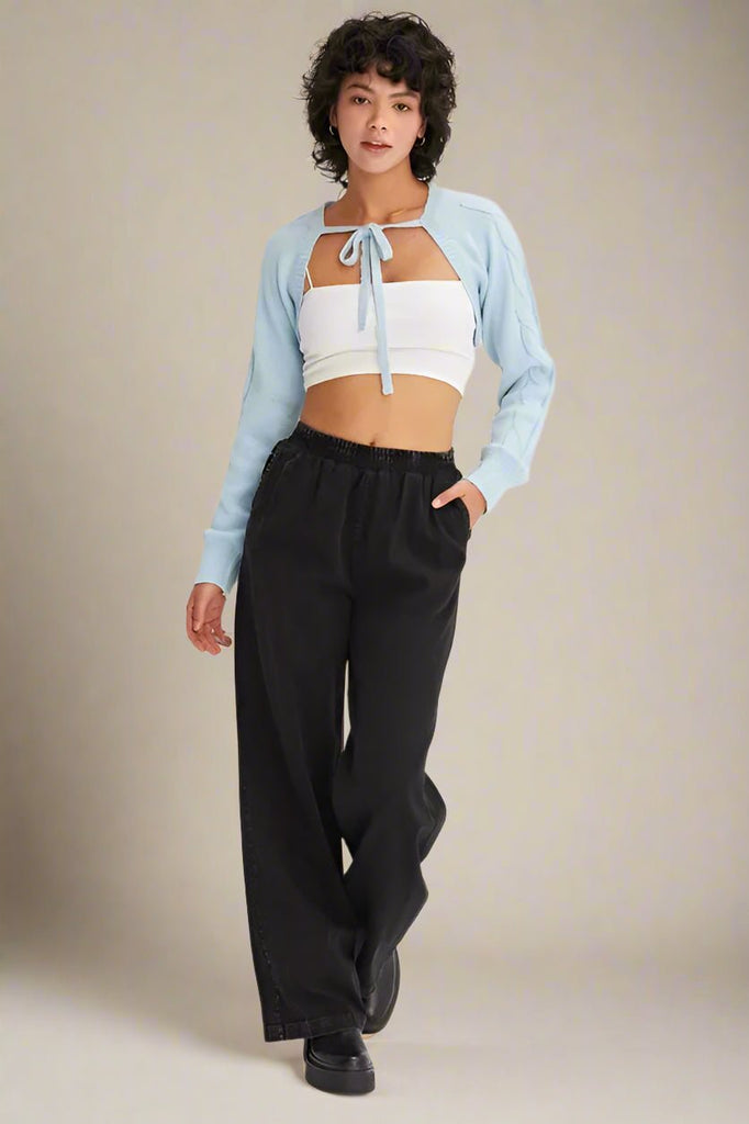 Elastic waist wide-leg pants in black, side silhouette