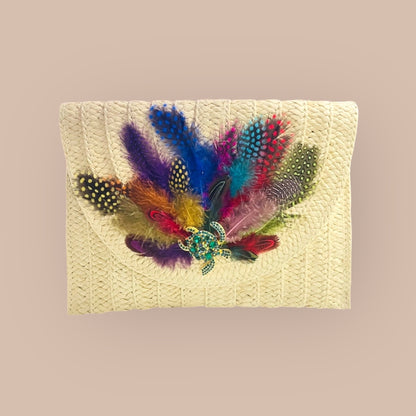 OCEAN MIRAGE HAND DESIGNED LAYERED STRAW ENVELOPE CLUTCH/ CROSSBODY PURSE