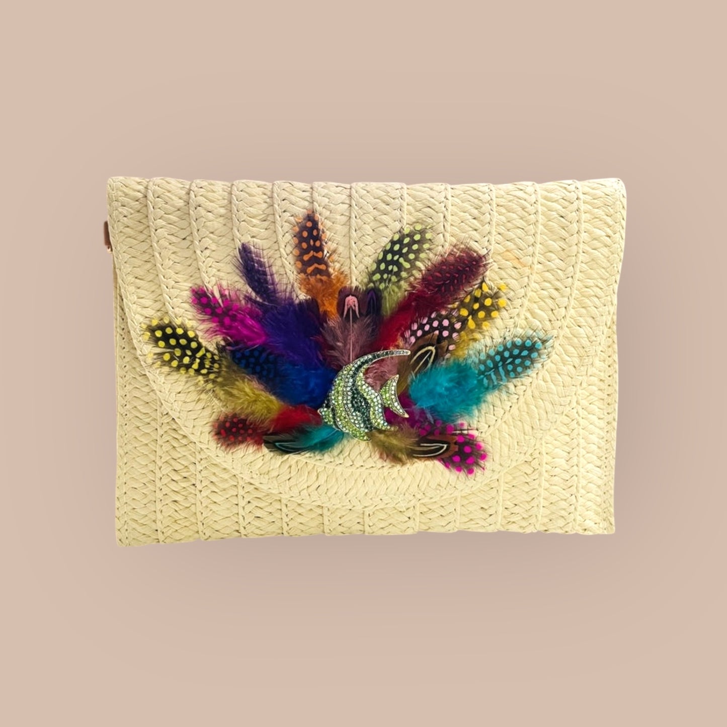 OCEAN MIRAGE HAND DESIGNED LAYERED STRAW ENVELOPE CLUTCH/ CROSSBODY PURSE