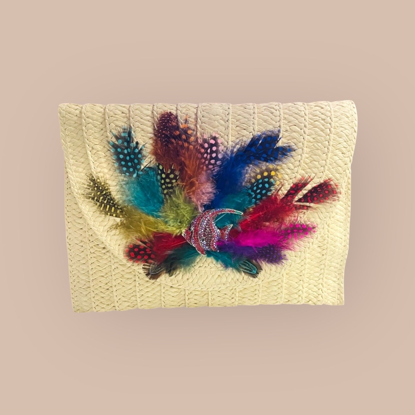 OCEAN MIRAGE HAND DESIGNED LAYERED STRAW ENVELOPE CLUTCH/ CROSSBODY PURSE