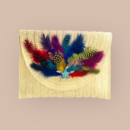 OCEAN MIRAGE HAND DESIGNED LAYERED STRAW ENVELOPE CLUTCH/ CROSSBODY PURSE