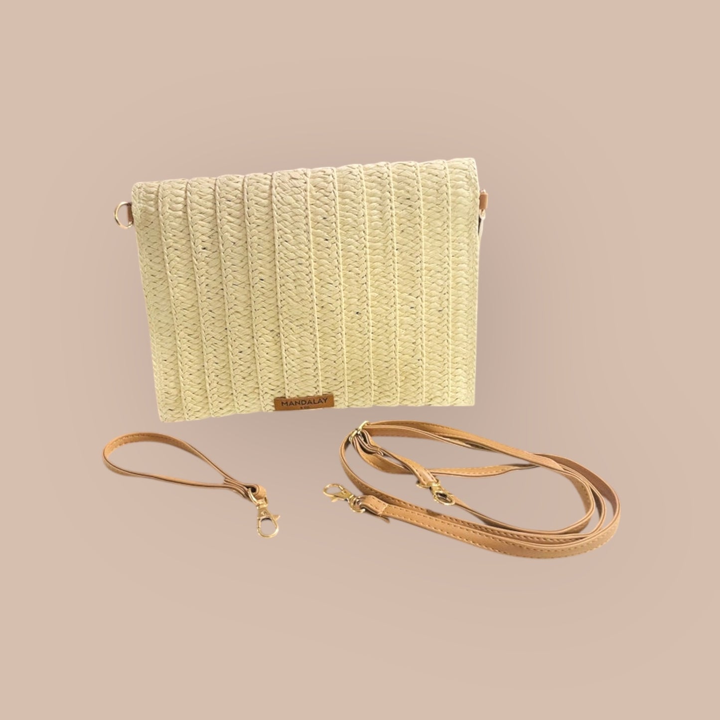 OCEAN MIRAGE HAND DESIGNED LAYERED STRAW ENVELOPE CLUTCH/ CROSSBODY PURSE