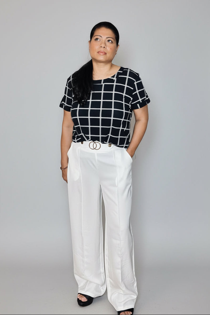 High-waist wide leg trousers in a flattering cut