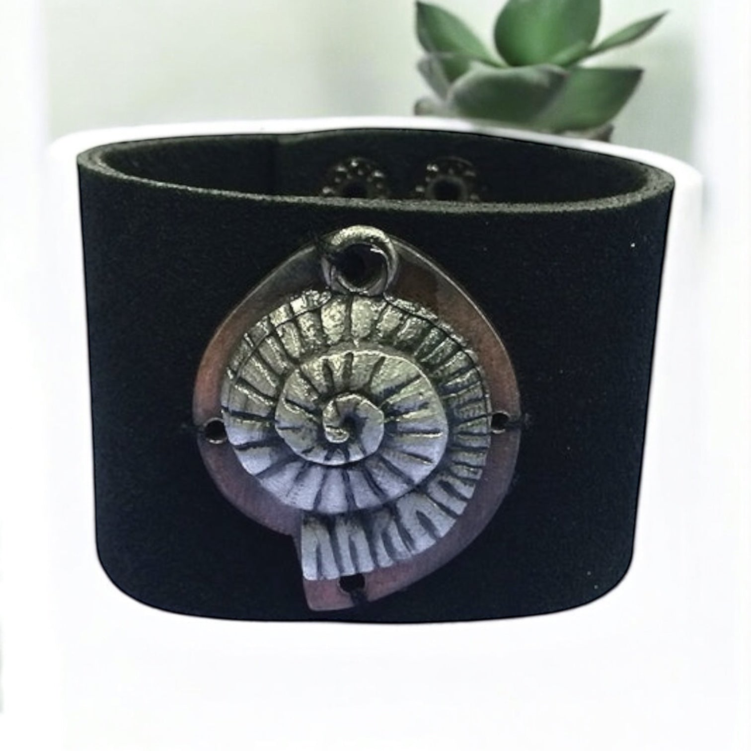 Handmade Metal Sea Shell Fossil Leather Bracelet