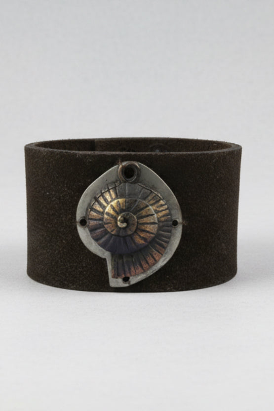 Handmade Metal Sea Shell Fossil Leather Bracelet