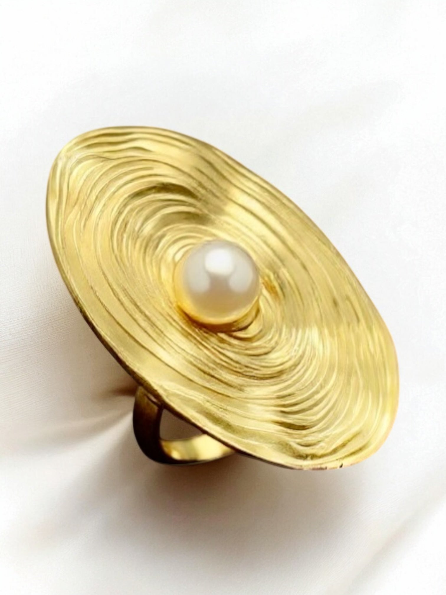 Geometric Pearl on disc Ring