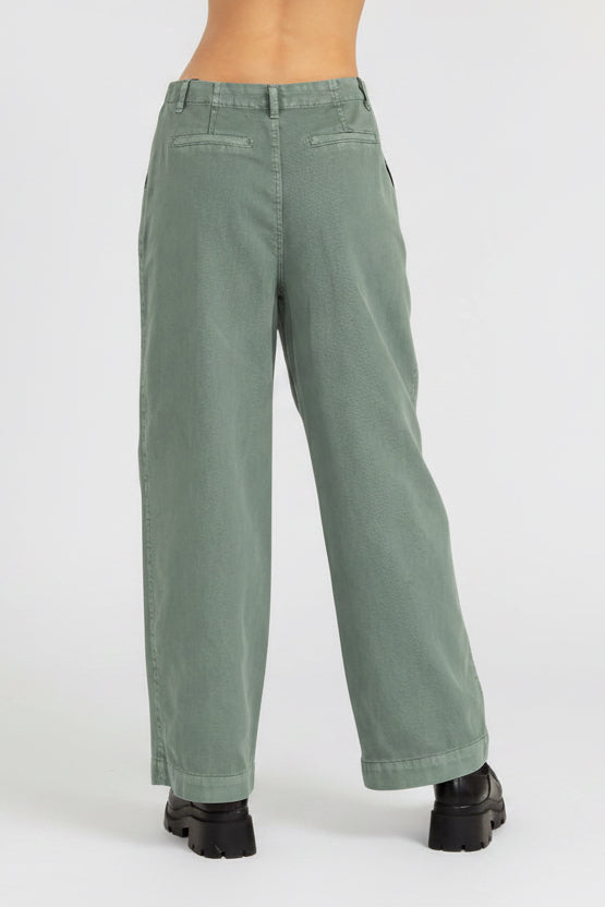 Mid-rise wide leg pleated pants