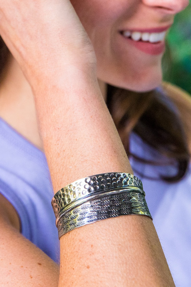 Handmade Leaf Kashi bracelet – antique silver-tone.