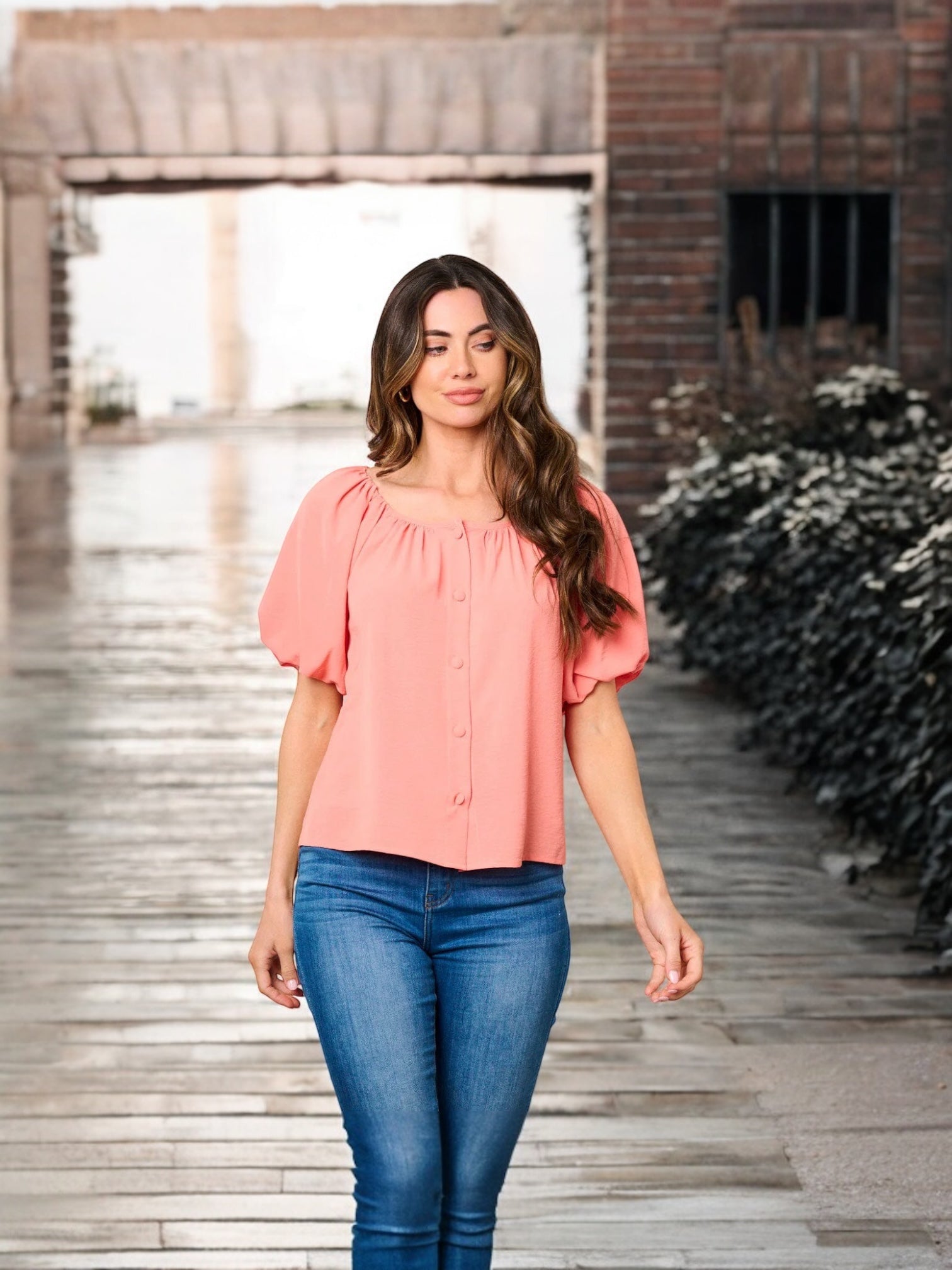 PEACHY MUSE SHORT PUFF SLEEVE BUTTON DOWN BLOUSE
