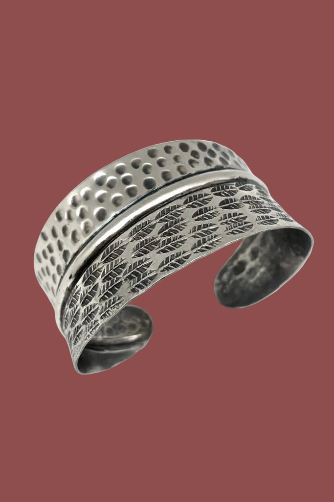 Handmade Leaf Kashi antique silver-tone bracelet