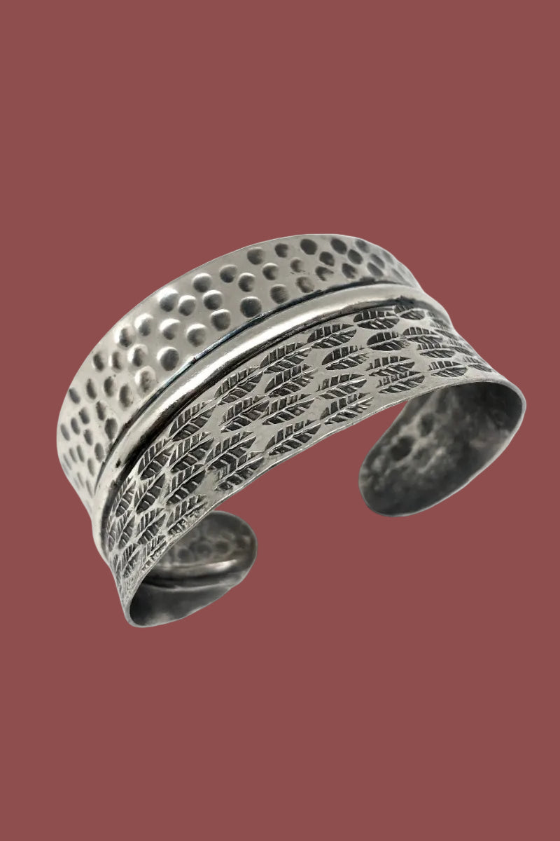 Handmade Leaf Kashi bracelet – antique silver-tone.