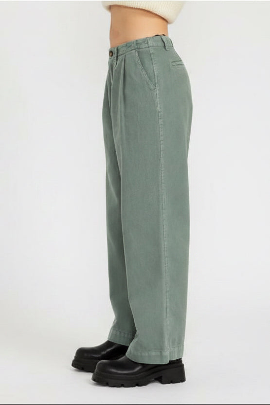 Gray-green pleated trousers, wide leg