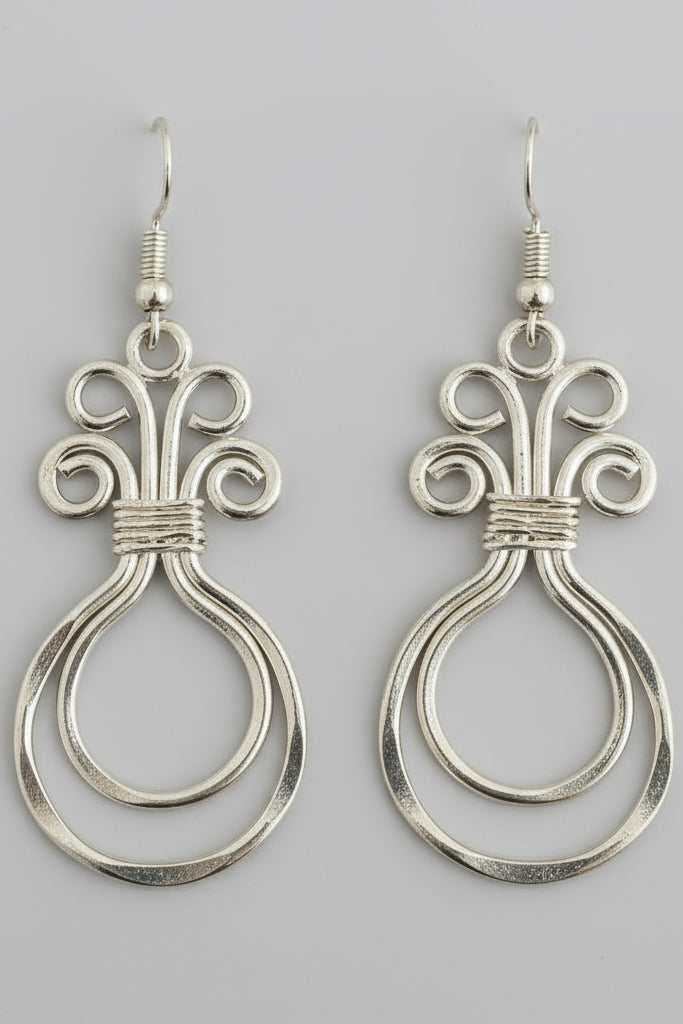 Timeless Twist silver earrings