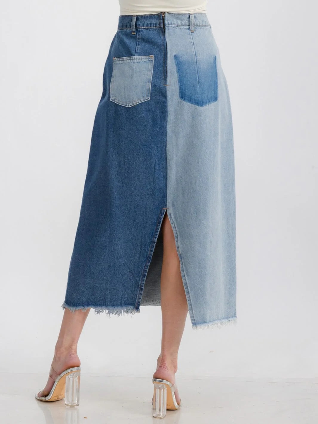 BUTTON CLOSURE POCKETS 2-TONE DENIM MAXI SKIRT