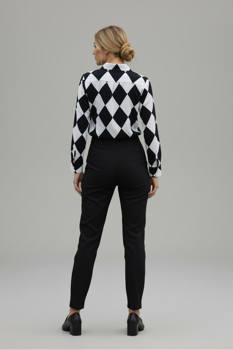 DIAMOND DISTRICT BALCK & WHITE LONG SLEEVE BLOUSE